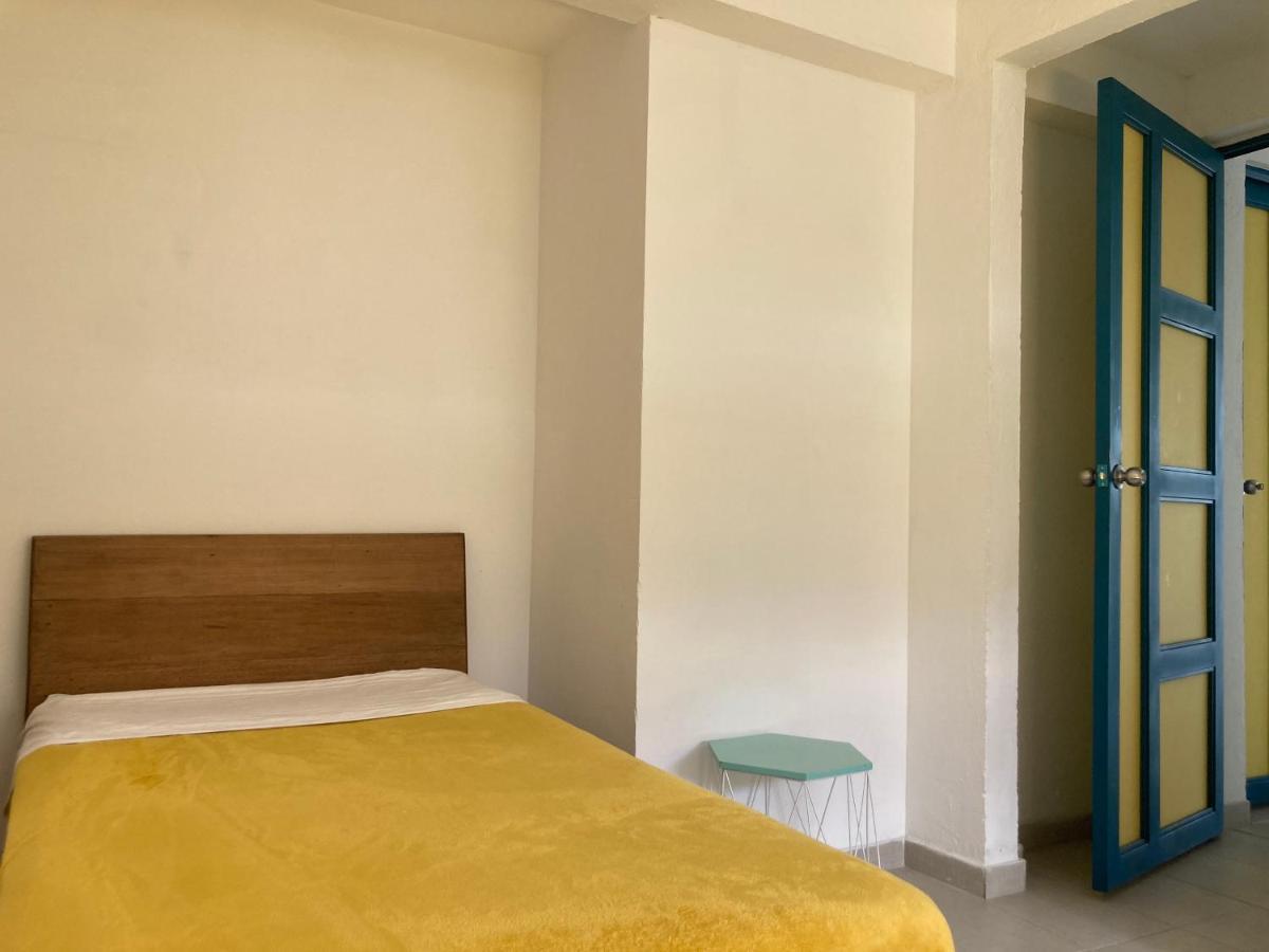 Hostal Casa Lantana La Candelaria Богота Экстерьер фото