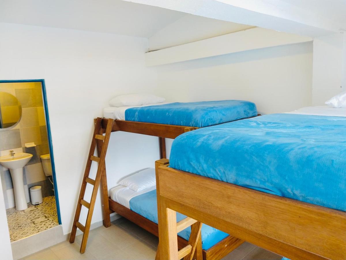 Hostal Casa Lantana La Candelaria Богота Экстерьер фото